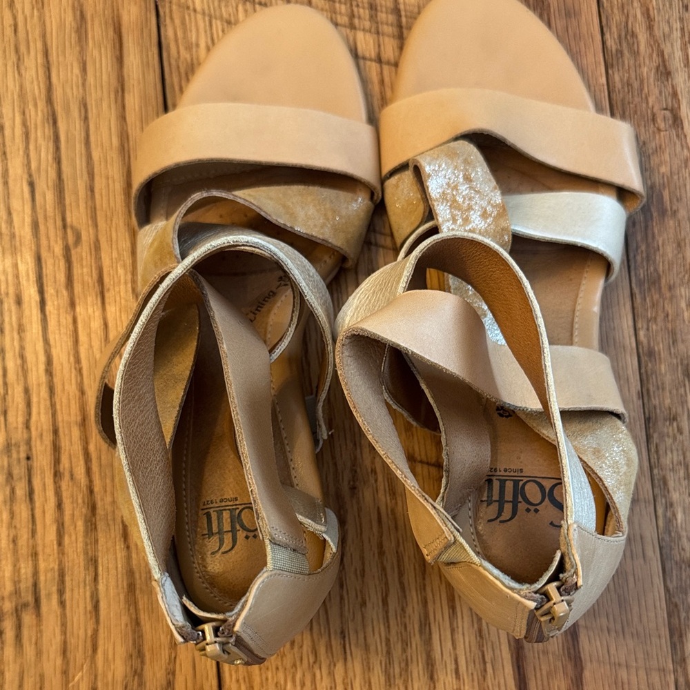 Sofft Tan Strappy Sandals